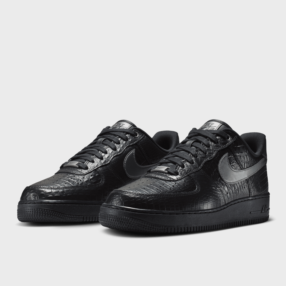 美品✨️NIKE【24cm】AIR FORCE1　07　トリプルブラック　レザー Buy Nike Air Force 1 ´07 Low 