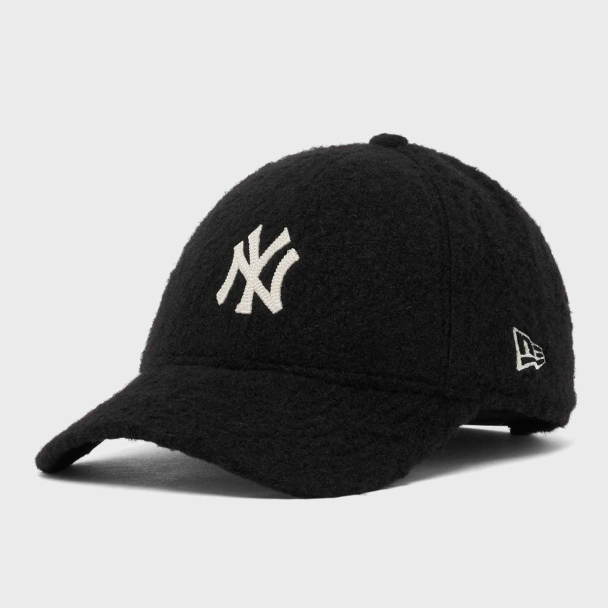 Buy New Era Winter Borg 9Forty® New York Yankees in black