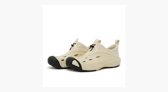 【関税込み】Crocs ベージュ Quick Trail Low スニーカー Buy Crocs Quick Trail Low in beige | 209350-2Y2 at solebox