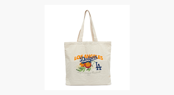 よく見る「芸能人が愛用 LA-Dodgers-MLB-Fruit-Canvas- バッグ