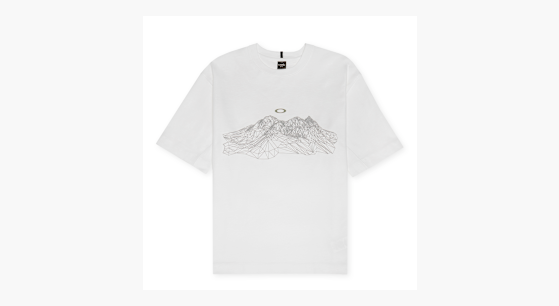 Buy Oakley Wired Mountain Scape Tee in weiß | FOA406858-100