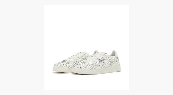 Buy Autry Wmns Medalist Low in white | AULWPW02 | solebox