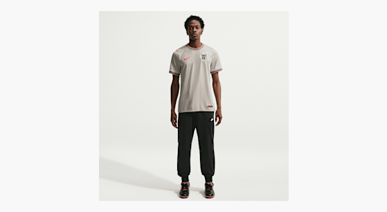 Buy Nike x Palace England Academy Pro Jersey in grijs | IH1670-052