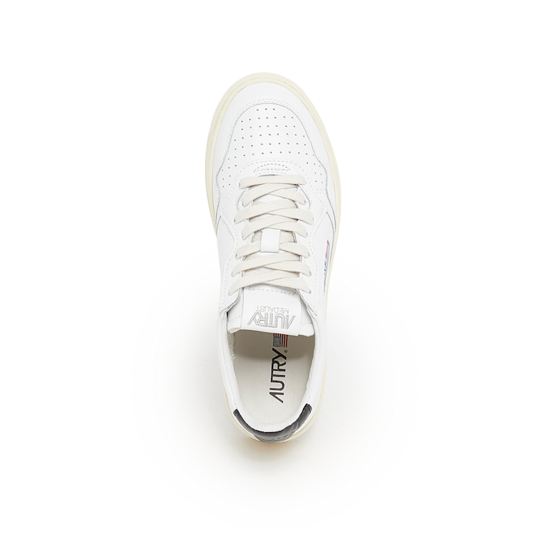 Buy Autry Wmns 01 Low WLL22 in white | AULWLL22 at MBCY