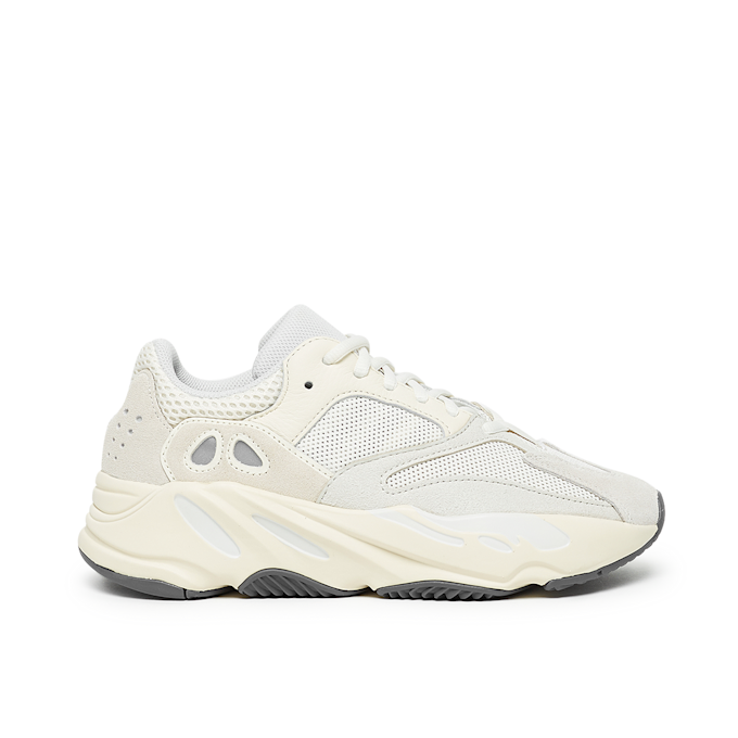 adidas Originals Wmns Yeezy Boost 700 "Analog" beige 53703 2