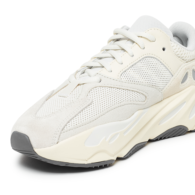 adidas Originals Wmns Yeezy Boost 700 "Analog" beige 53703 6