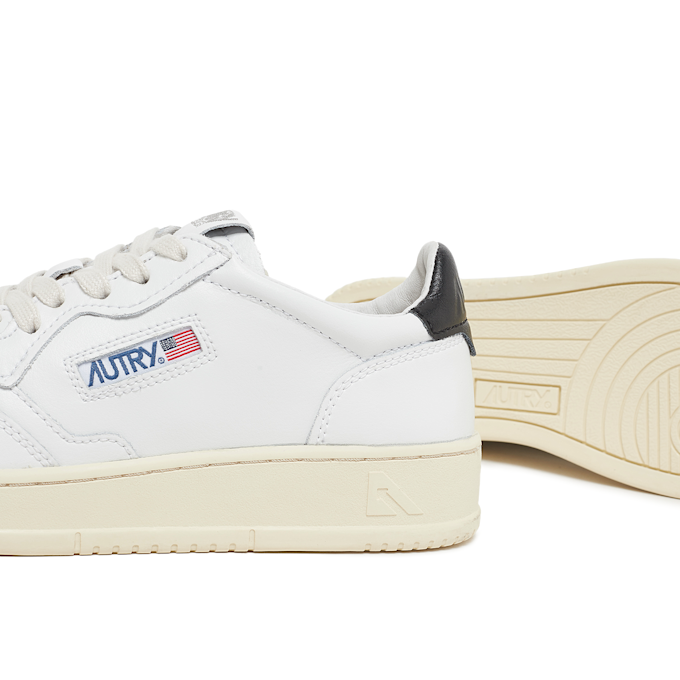 Autry Wmns 01 Low WLL22 weiß 70229 5