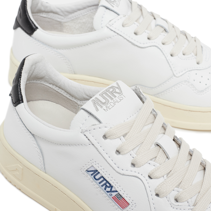 Autry Wmns 01 Low WLL22 weiß 70229 6