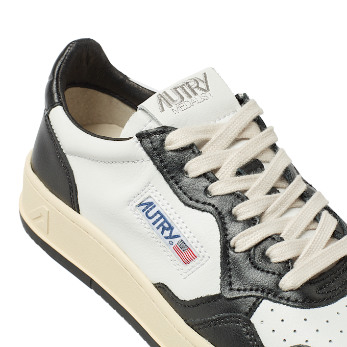 Autry Wmns 01 Low WWB01 schwarz 70239 6