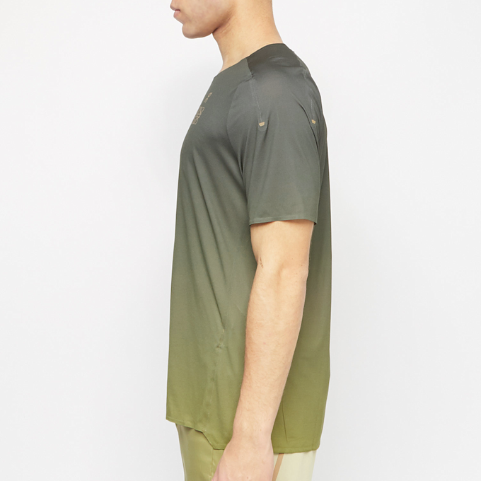 Loewe x ON Performance-T grün 72494 3