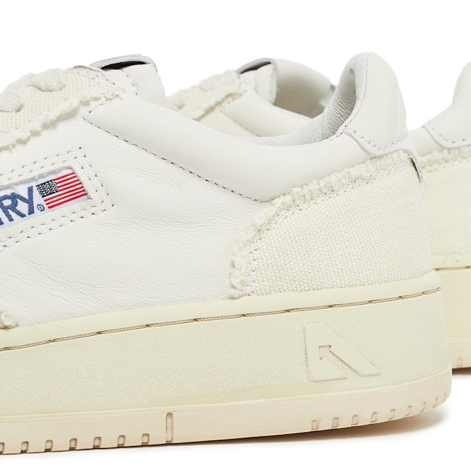 Autry Wmns Medalist Low CB01 beige 75538 5