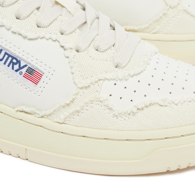 Autry Wmns Medalist Low CB01 beige 75538 6