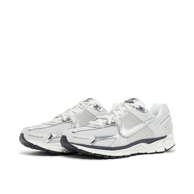 Nike Wmns Zoom Vomero 5 "Metallic Silver" grijs 78498 1