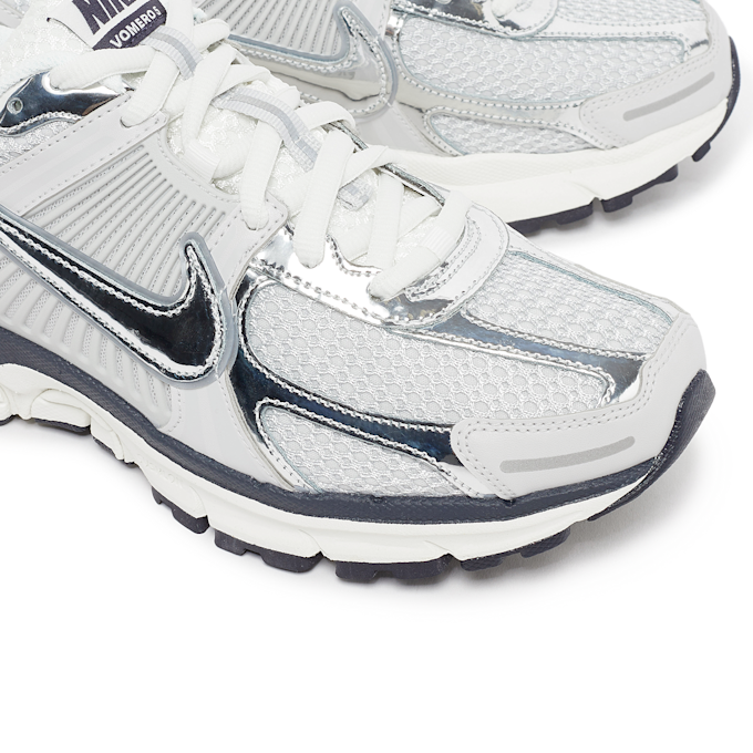 Nike Wmns Zoom Vomero 5 "Metallic Silver" grau 78498 6
