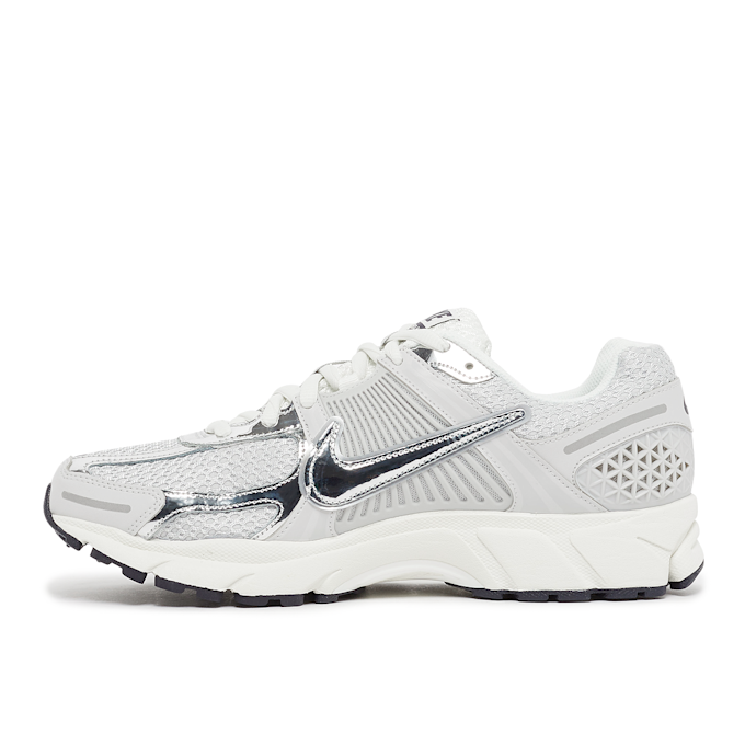 Nike   Zoom Vomero 5 "Metallic Silver" grey 78502 3