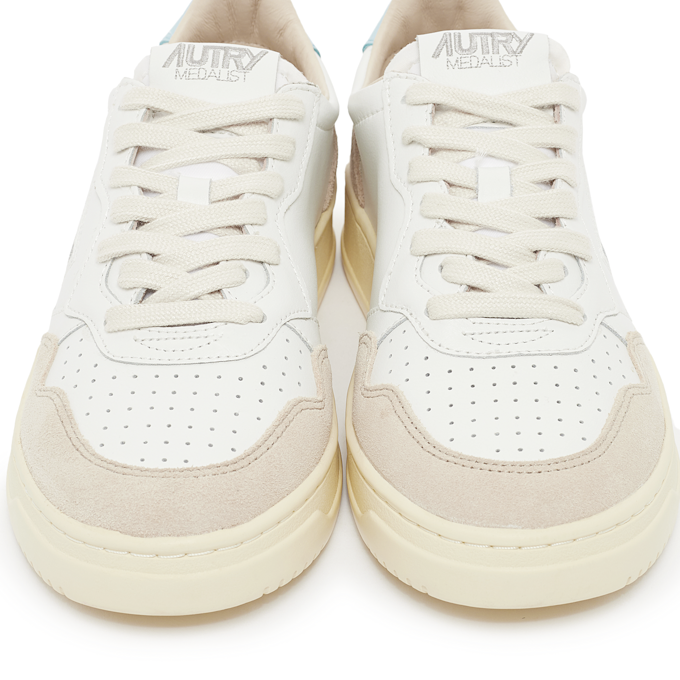 Autry Wmns Medalist Low white 82550 5