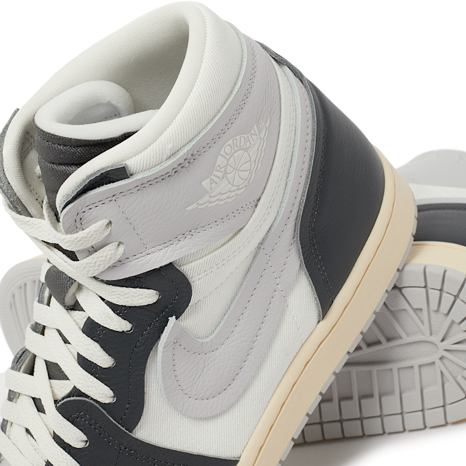 Jordan Wmns Air Jordan 1 MM High "Coconut Milk" grau 83315 5