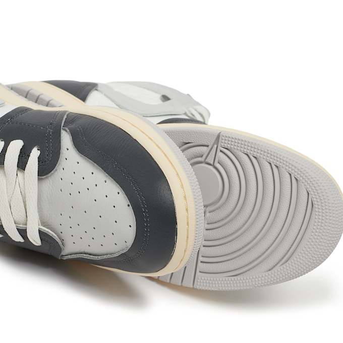 Jordan Wmns Air Jordan 1 MM High "Coconut Milk" grau 83315 6