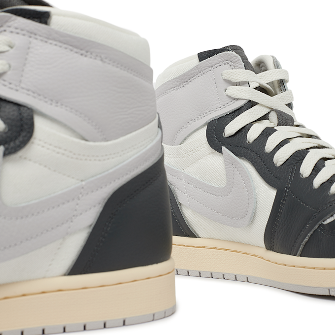 Jordan Wmns Air Jordan 1 MM High "Coconut Milk" grijs 83315 7