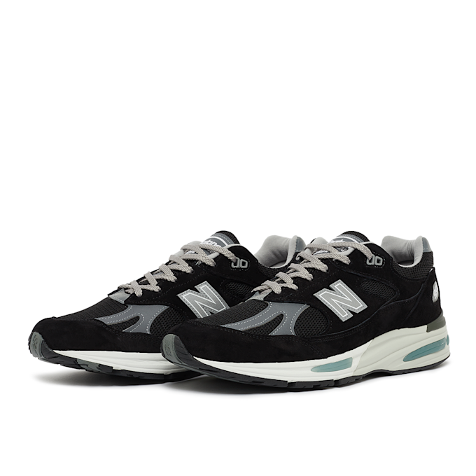 New Balance 991v2 "Black" schwarz 84207 1