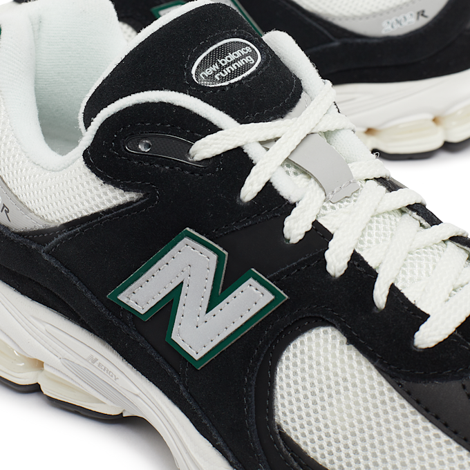 New Balance 2002 (M2002RRA) black 86877 6