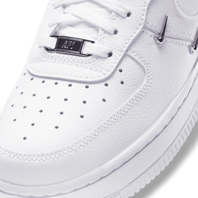 Nike   Wmns Air Force 1 '07 LX weiß 85136 8