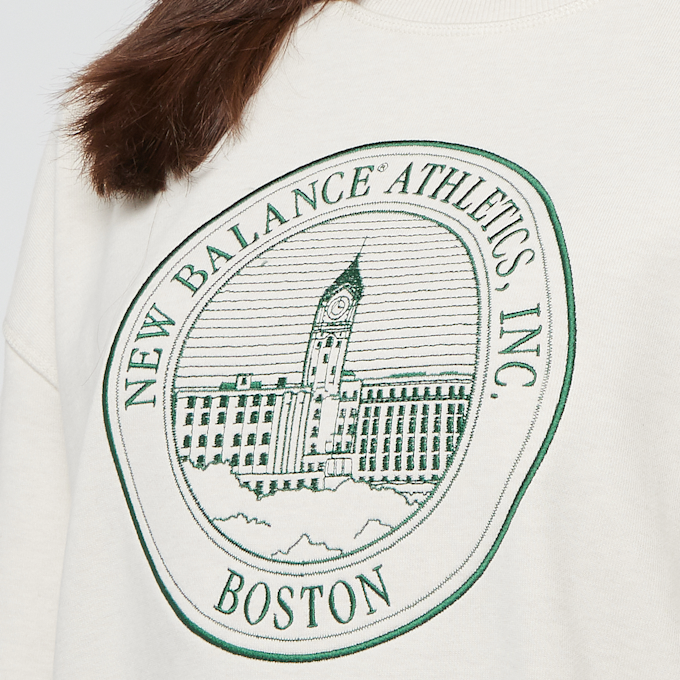 New Balance Wmns Athletics French Terry Crest Crew beige 90692 5