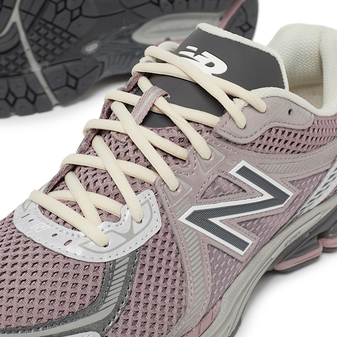 New Balance 860 "Ice Wine" (ML860BW2) light pink 85317 7