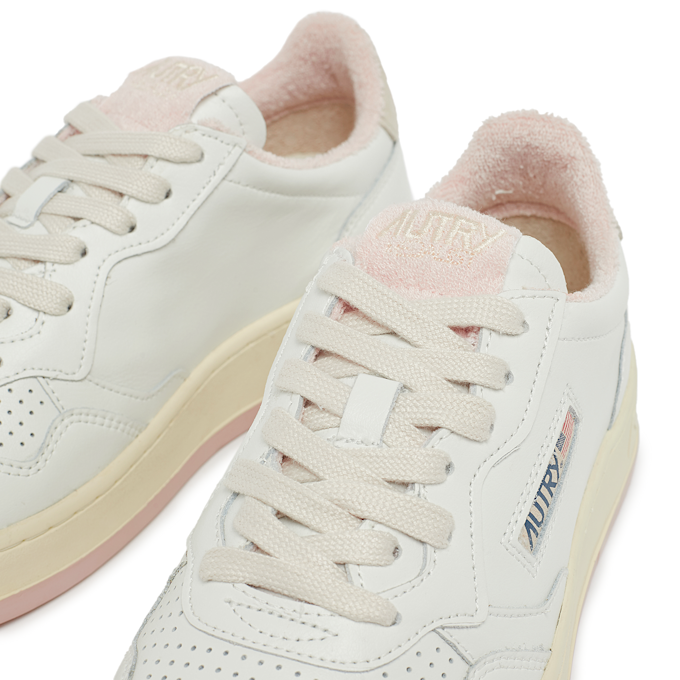 Autry Wmns Medalist Low wit 86062 8