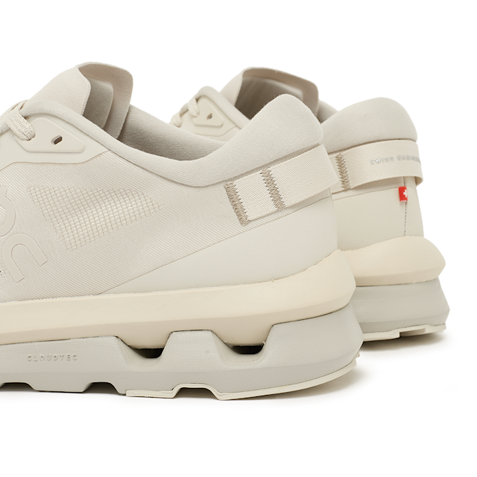 On Wmns Cloudzone beige 85794 5