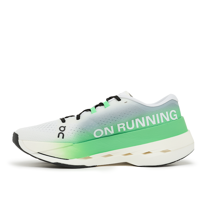 On Cloudboom Max weiß 88532 3