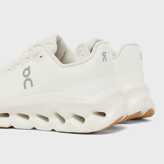 On Wmns Cloudtilt beige 93951 5