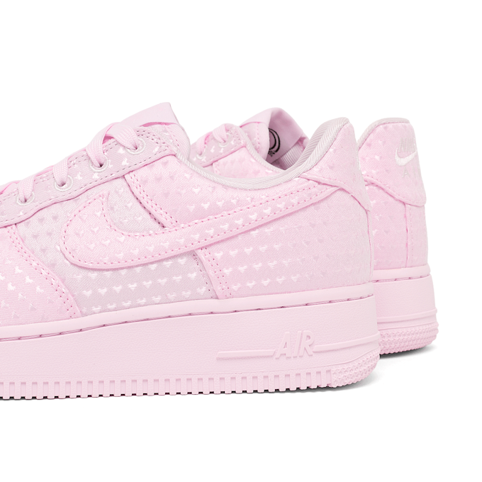 Nike Wmns Air Force 1´07 Low SE "Valentine's Day 2026" light pink 94471 5
