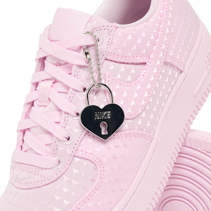Nike Wmns Air Force 1´07 Low SE "Valentine's Day 2026" light pink 94471 7