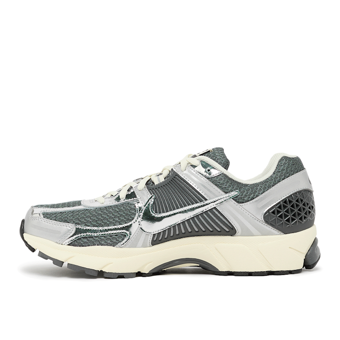 Nike Zoom Vomero 5 "Iron Grey Chrome" grau 94502 3