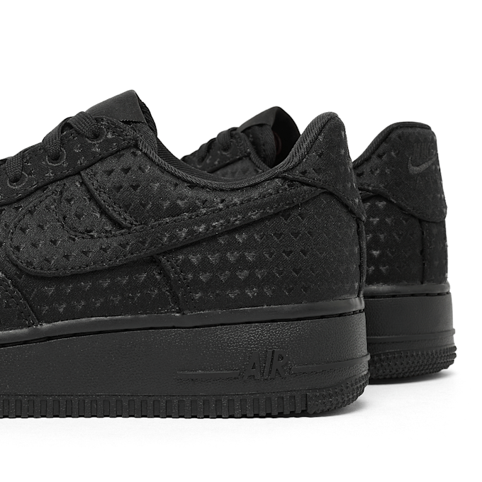 Nike Wmns Air Force 1´07 Low SE "Valentine's Day 2026" zwart 94506 5