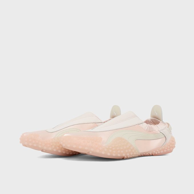 PUMA Wmns Mostro Move Venus lichtroze 94823 1