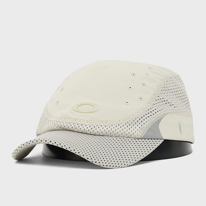Oakley Fusion Golf Cap beige 95131 1