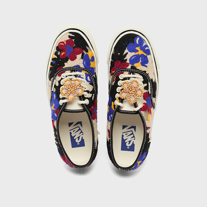 Vans Wmns LX Authentic 44 Needlework schwarz 95621 4