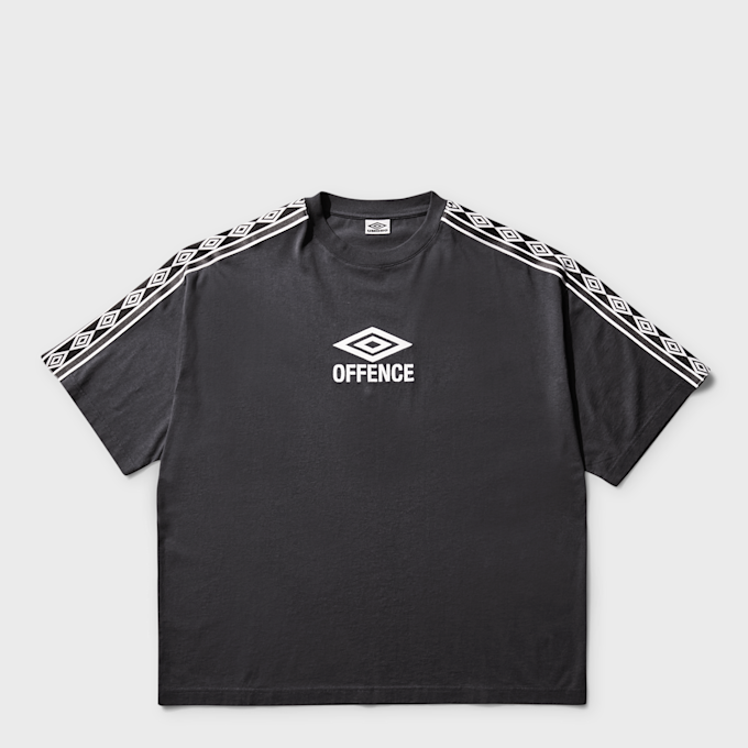 Umbro by Slam Jam Offence Defence Tape Tee schwarz 95884 1