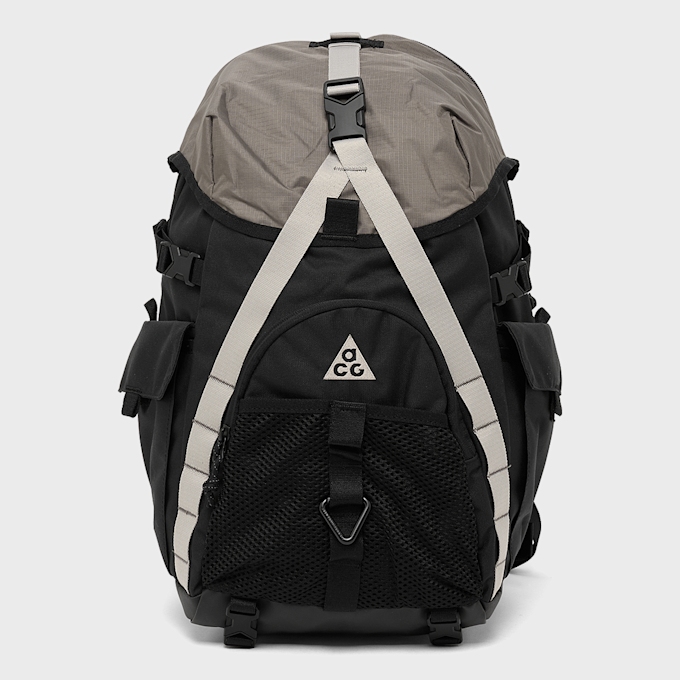 Nike ACG "Daymax" Backpack (25L) black 105629 1