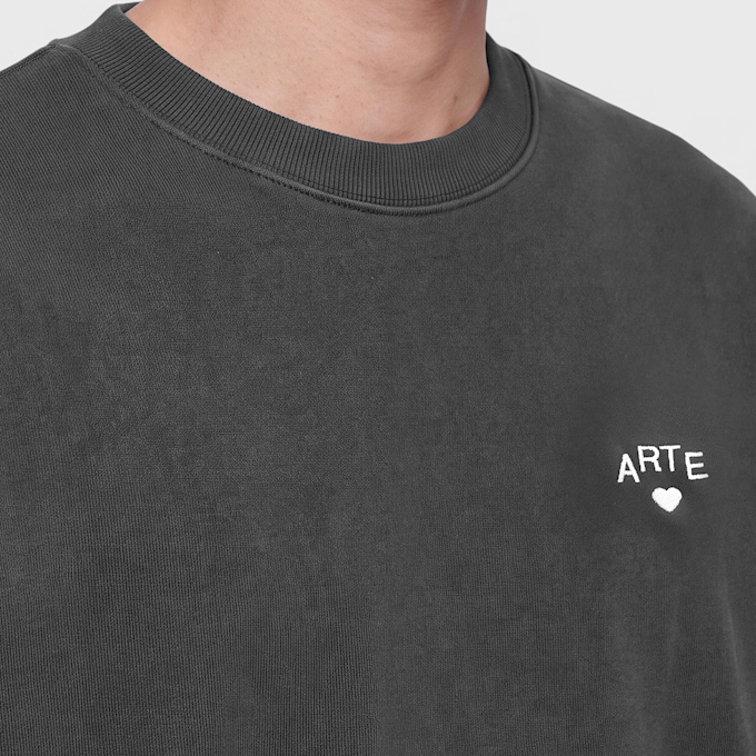 Arte Antwerp Arte Heart Crewneck black 107097 4