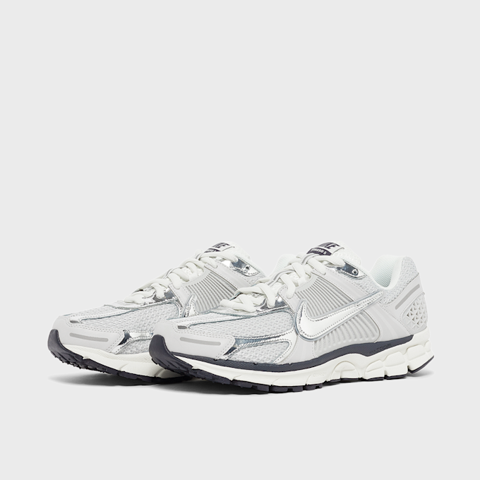 Nike   Wmns Zoom Vomero 5 "Metallic Silver" grijs 78498 1