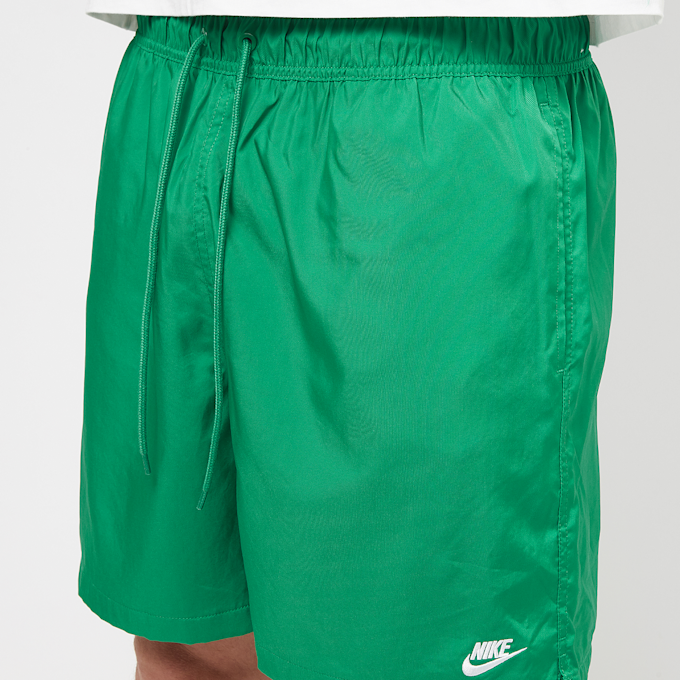 Nike Club Flow Short grün 83407 5