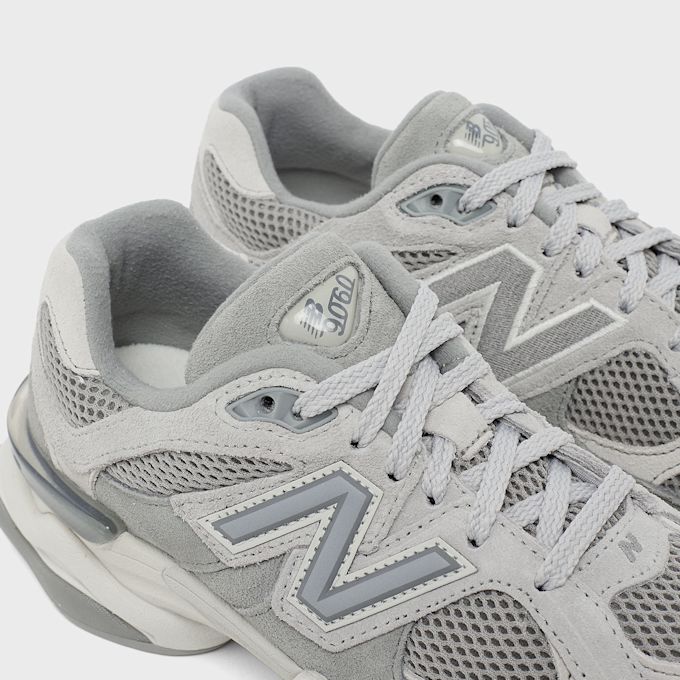 New Balance Wmns 9060 (U9060ERD) Grau 85782 6