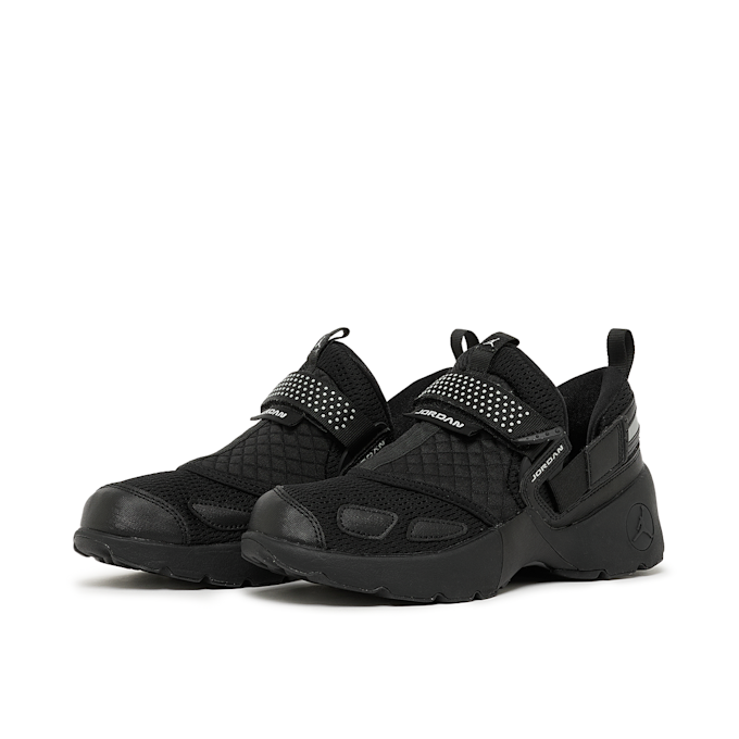 Jordan Wmns Trunner LX black 88701 1