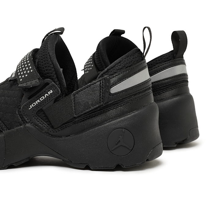 Jordan Wmns Trunner LX black 88701 5