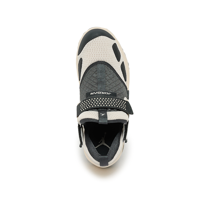 Jordan Wmns Trunner LX beige 88702 4