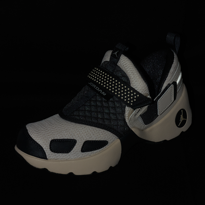 Jordan Wmns Trunner LX beige 88702 8