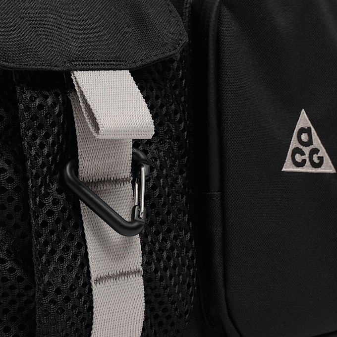 Nike   ACG Daymax Crossbody Bag black 85837 3